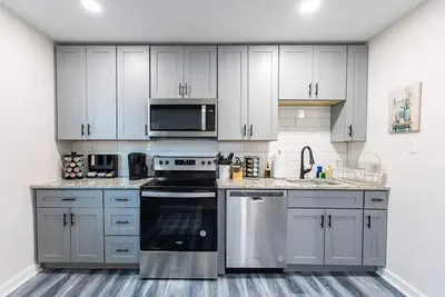 Image de Family/Pet-Friendly Home w/Free Street Parking