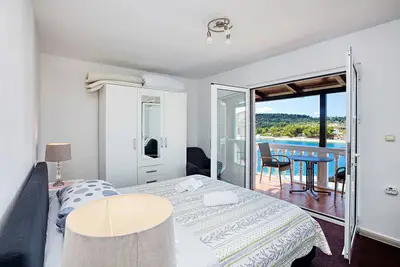 Image de Appartement d'une chambre prés de la plage Jezera, Murter (A-23192-a)
