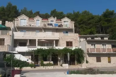 Image de Appartement de deux chambres avec la terrasse et la vue sur le mer Povlja, Brac (A-23236-a)