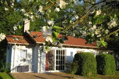 Image de Bungalow \"Am Haussee\" avec vue sur le lac, terrasse privée et Wi-Fi