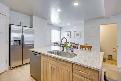 Image de 19 Mi to Zion Np: Pet-Friendly Home w\/ Patio!