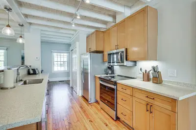 Image de Walkable Main Street Blowing Rock Apartment!
