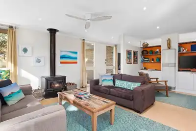 Image de Surfside@Lonnie located in old point Lonsdale