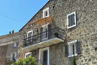 Image de Charmante Maison Climatisée Avec Jardin, au Cœur D'un Village Corse