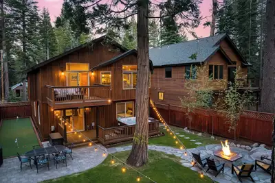 Image de Washoe Chalet by AvantStay | Game Room, Hot Tub, Putting Green & Fire Pit