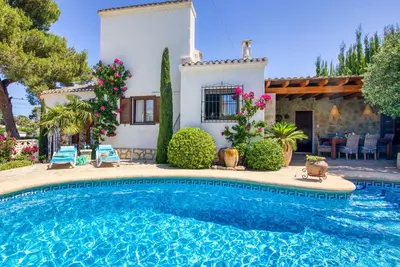 Image de Belle maison de vacances privée avec Wifi, piscine privée, climatisation, Tv, terrasse, parking
