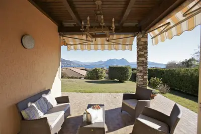 Image de Detached 4½-room house with garden plot and beautiful lake view