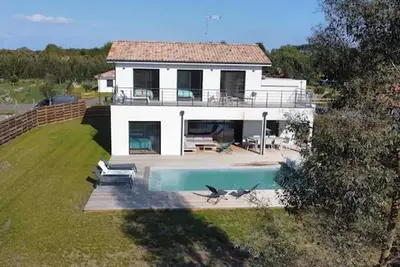 Image de Léon-villa Climatisée, Piscine Privée Chauffée, entre forêt et plages