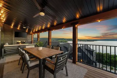 Image de Indoor/Outdoor pool, LakeViews, Hot tub, GameRoom!