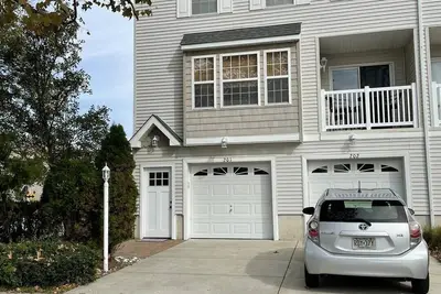 Image de The Townhouse is 2-1/2 blocks from the beach and boardwalk