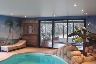 Image de Gîte Exceptionnel Piscine Intérieure et Jacuzzi, Fitness, Billard, Pétanque!