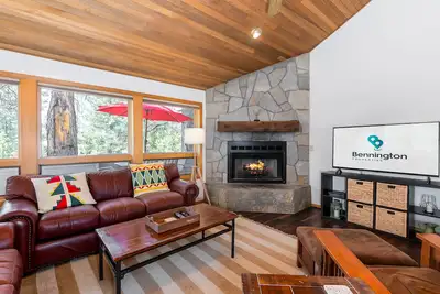 Mcna33 - Spacious Home with Great Views, Ac, Hot Tub