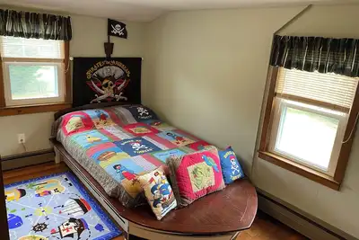 Newly Renovated 4+ Br by Cape Cod Beaches