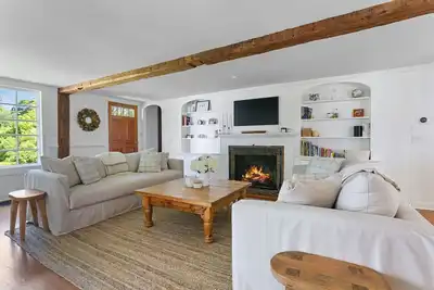 Image de Hat Shop House: Charming Retreat in the Heart of New England. Family friendly.