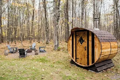 Image de Fernwood Forest Mtb/Nordic Retreat with Sauna. Ev charging on premises.