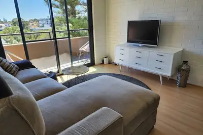Image de Pine View Apartment sleeps 4-6 in Mosman Park near river beach Freo trains