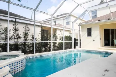 Image de Stunning 5 Bd Home w  Pool Close to Disney 7420