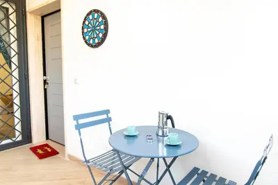 Image de R1 Studio Apartment With Patio And Garden