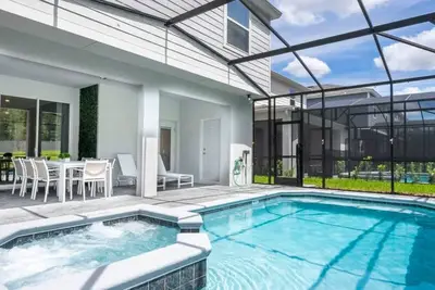 Image de Gorgeous 6Bd w  Pool   Windsor Island 4450