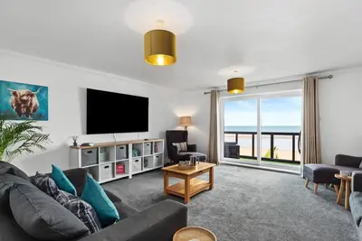 Image de Penrose - Beach House with Direct Beach Access