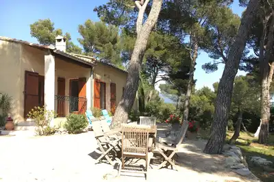 Image de Maison Dans Pinède Dominante, Calme Absolu, vue Exceptionnelle.