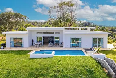 Image de V31b Bella Vista  · Experience Beauty & Serenity at Villa Bella Vista