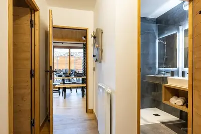 Image de Wifi, 50m du centre station, balcon, parking, télévision, casier à ski, 49m²