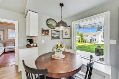 Image de Nell's Cottage & Coach House, Downtown Lg, Sleeps 16