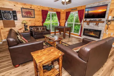 Image de 🎬 Carefree Hideaway | Theater Room + Pet-Friendly + Hot Tub 🐕