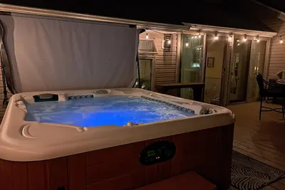 Image de Cape May / 4 Br w/ 2KingBeds / Sleeps14/ Pool&HotTub / Fireplace&FirePit/ DogsOK