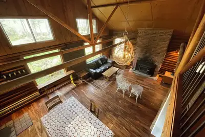 Image de Riverfront Rustic Cabin