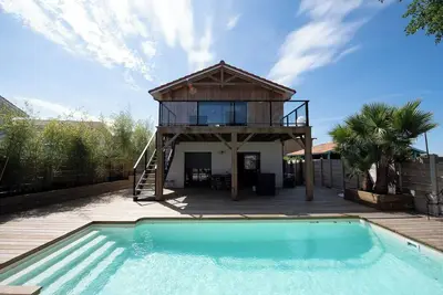 Image de Charmante Villa en Bois Avec vue sur le Bassin Ă Meyran