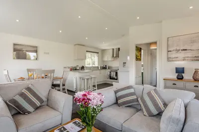 Image de Tench Lodge - Deux Chambres Maison, Couchages 4