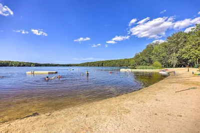 Image de Lake Access & Hot Tub: Poconos Vacation Rental!