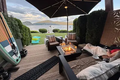 Image de Bigfoot's Beach Retreat - Shuswap Vacation & Sledding Destination