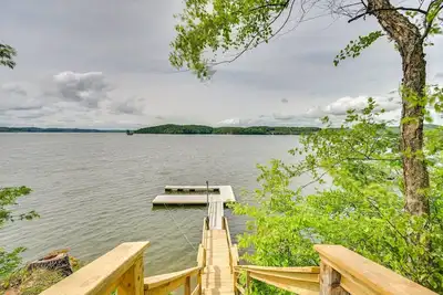 Image de Fox Berry Hill -Lakefront w/Dock, Launch & Hot Tub