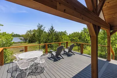 Image de Cozy Farmhouse-Cabin on a Private Lake
