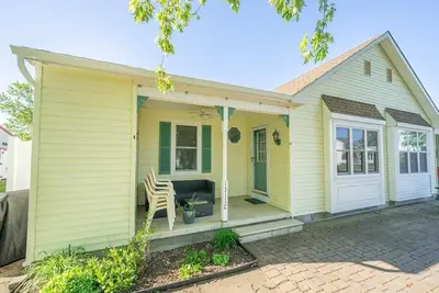 Image de Lovely maintained 3 bedroom 1 and 1/2 bath unit located in Village Green