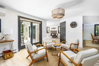 Image de Book a Last Minute Cape Escape! Modern, Tranquil Cape home close to town beaches