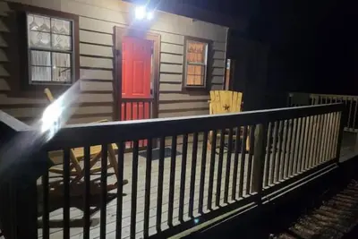 Image de The Bunkhouse - A Unique Farm Stay. Goats, dogs, chickens and 28 Park like Acres