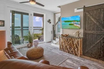 Image de 2 Homes at Ocean Breeze Paradise \/ Boat Slip \/ Ocean View \/ Pool \/ Rooftop Deck