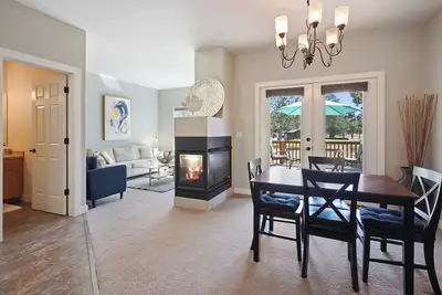 Image de Cute & Updated, Close to Everything, Golf, Amenities, Perfect For Family