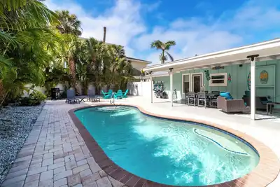 Image de Barefoot Bungalow W/Pool and 1 block to beach
