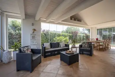 Image de Neapolis Residence - Stunning Villa with parking