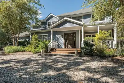 Image de East Hampton Luxury: Have it All!