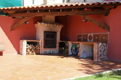 Image de Maison de campagne \"El Mirador De Campumedra\" avec vue sur les montagnes, terrasse privée et Wi-Fi