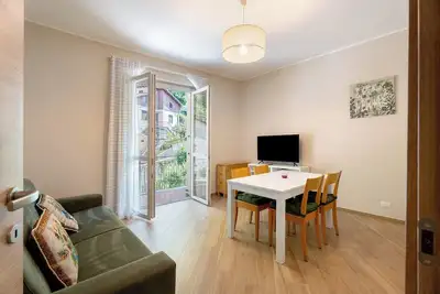 Image de Appartement 'Casa Làrisa Lago Maggiore' avec vue sur les montagnes, balcon et Wi-Fi