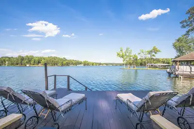 Image de Off The Hook at Lake Martin