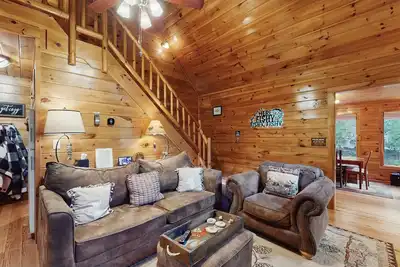 Image de Serene dog-friendly cabin w/hot tub under the stars & waterview