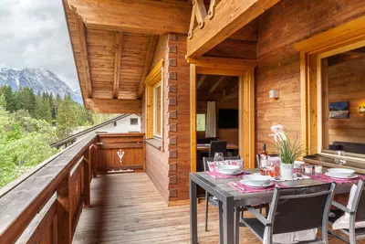 Image de Appartement de vacances 'Blockhaus Sonnenspitz' avec vue sur la montagne, jardin commun et Wlan